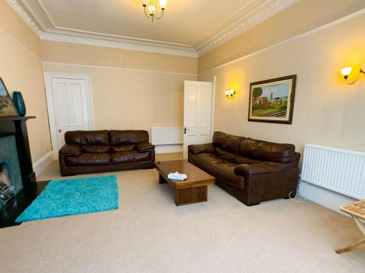 Large Glasgow South Family Home - Free Parking Exterior photo